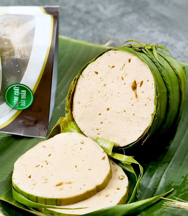 Chả Gói Lá Chay (Vegan Baloney with Banana Leaf)